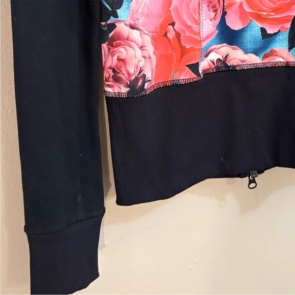 Lululemon Athletica Asana Secret Garden Pink & Blue Floral Zip-Up Jacket - Picture 13 of 16